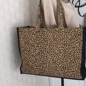 Woman's Oversized Leopard Prints Shoulder Bag to Carry Everything. #590
